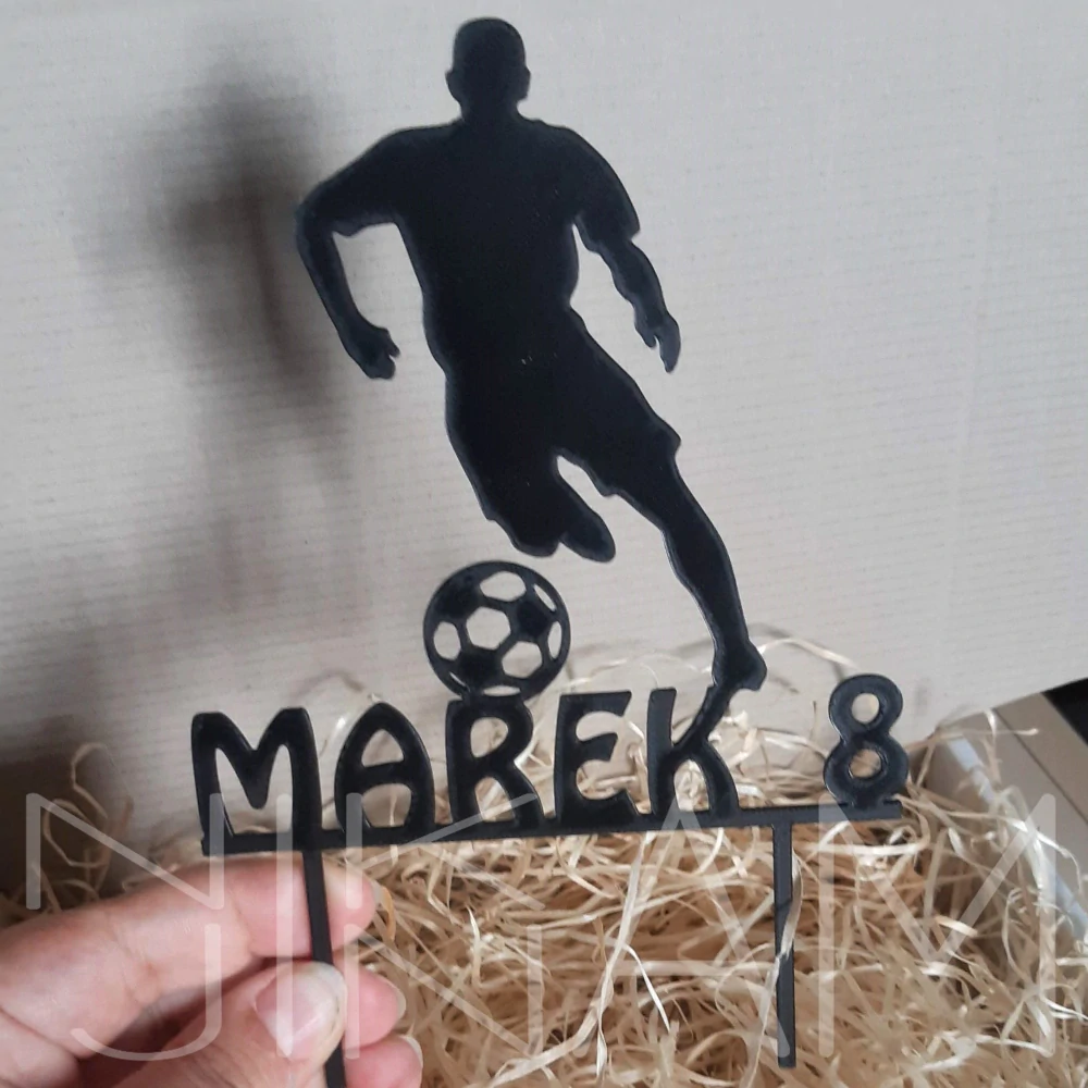Dortový zápich fotbalista se jménem a číslem na přání
