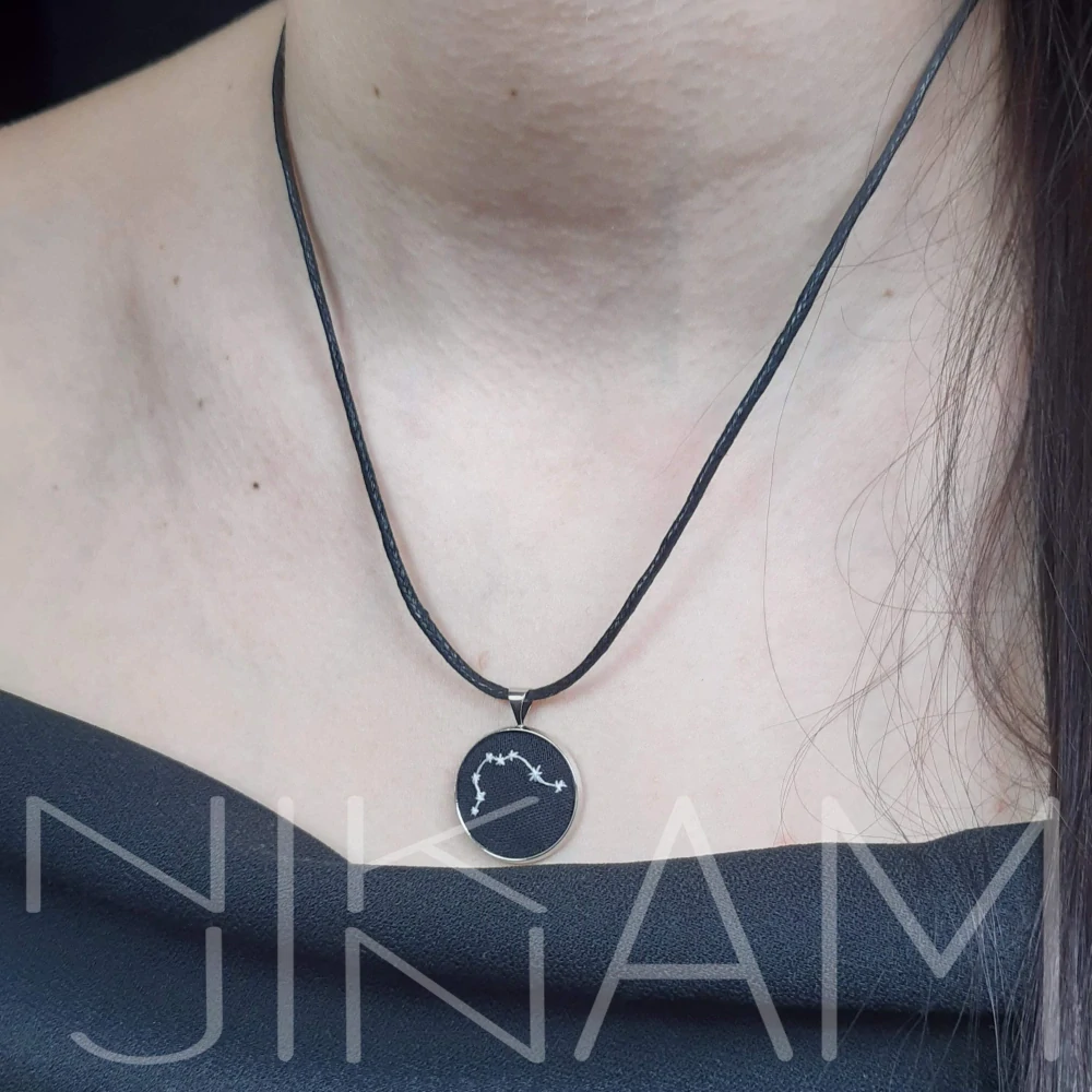 Vyšívané souhvězdí VODNÁŘ, svítící ve tmě 