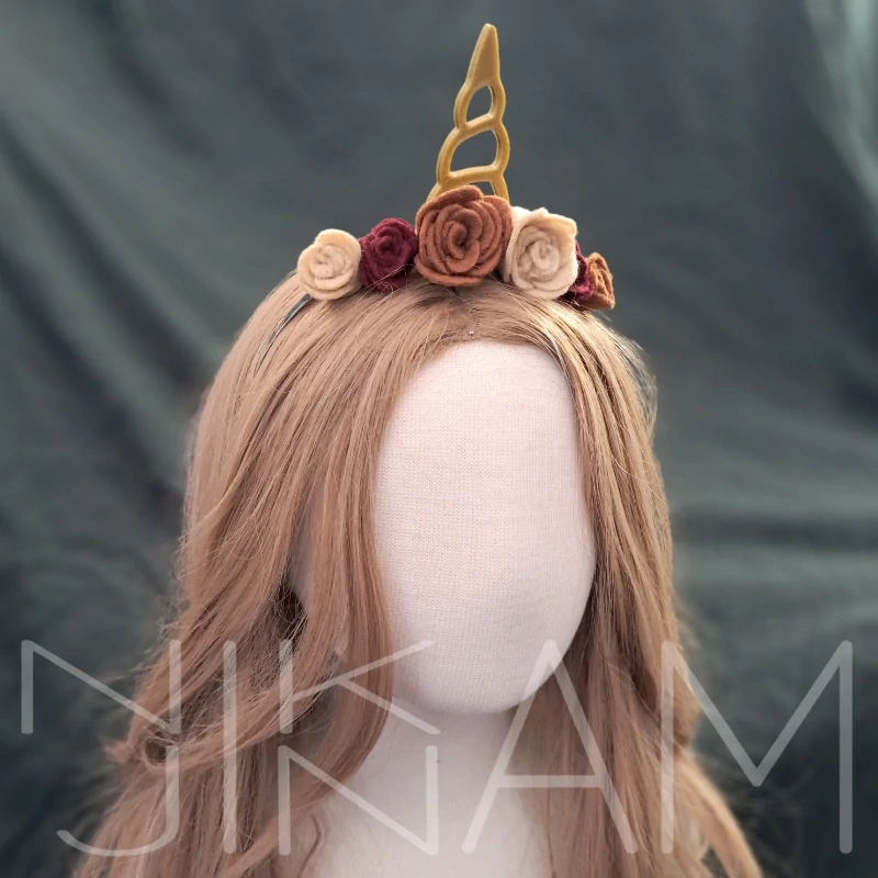 Jednorožčí čelenka s květinami