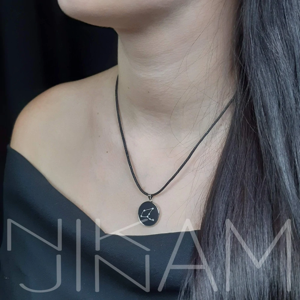 Vyšívané souhvězdí PANNA, svítící ve tmě 