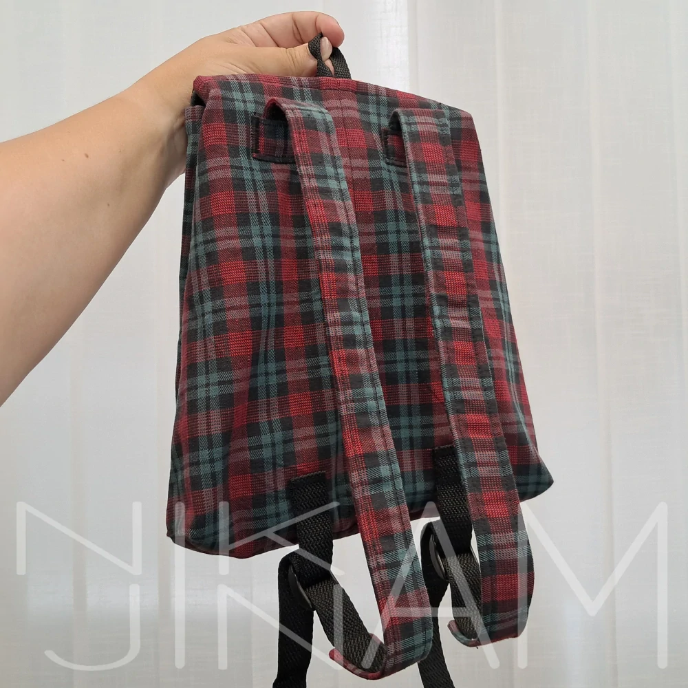 Batůžek červené káro