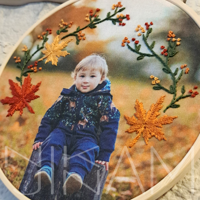 Ruční výšivka podle fotografie - podzim