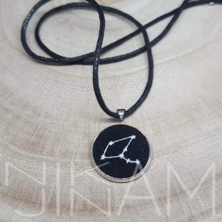 Vyšívané souhvězdí PANNA, svítící ve tmě 