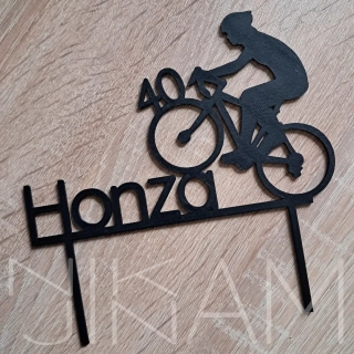 Dortový zápich cyklisty se jménem a číslem na přání