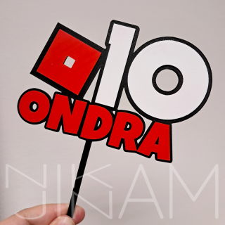 Dortový zápich inspirovaný PC hrou Roblox